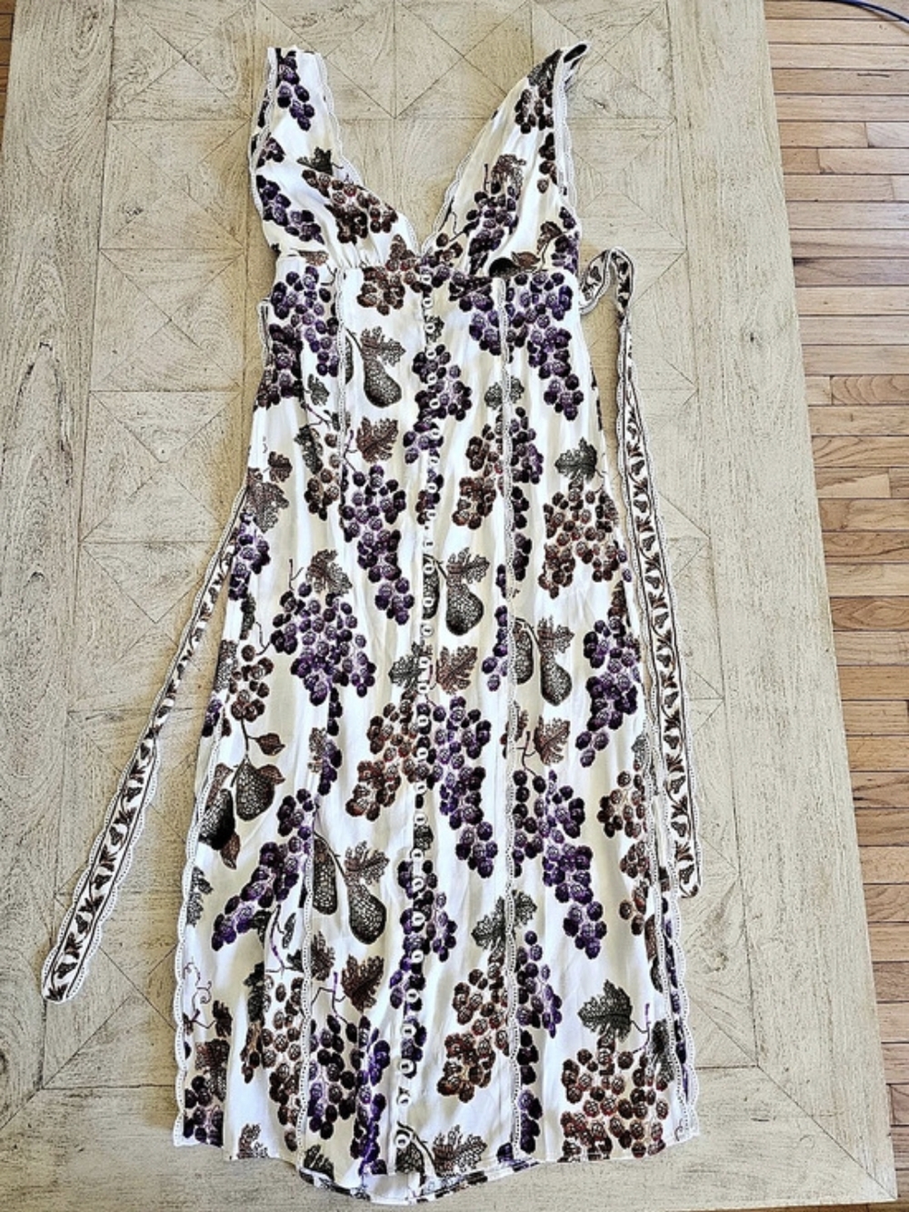 Farm Rio Cream Grape Garden Sleeveless Midi Dress White & Purple XS